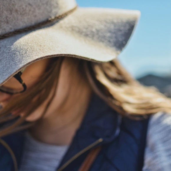 Meet your Posher, Mikayla - Picture 1 of 1